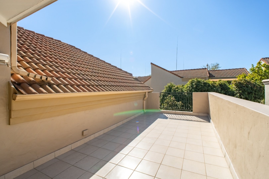 2 Bedroom Property for Sale in Sunninghill Gauteng