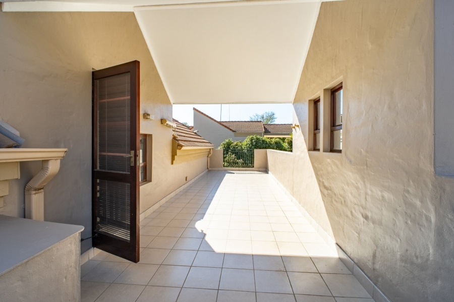 2 Bedroom Property for Sale in Sunninghill Gauteng