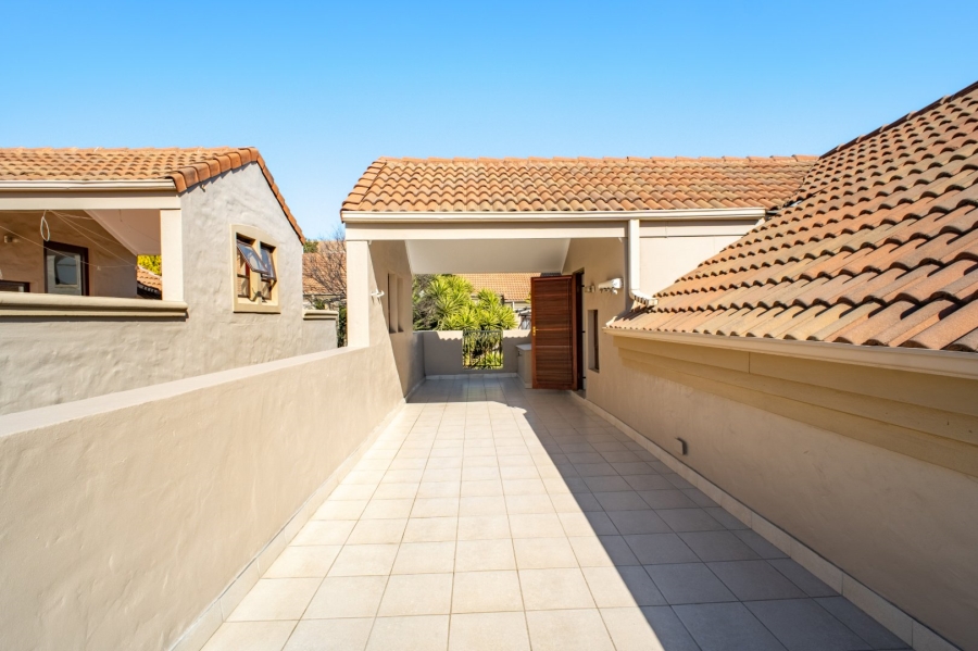 2 Bedroom Property for Sale in Sunninghill Gauteng