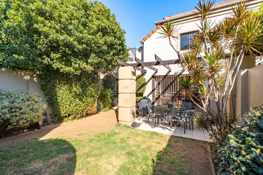 2 Bedroom Property for Sale in Sunninghill Gauteng