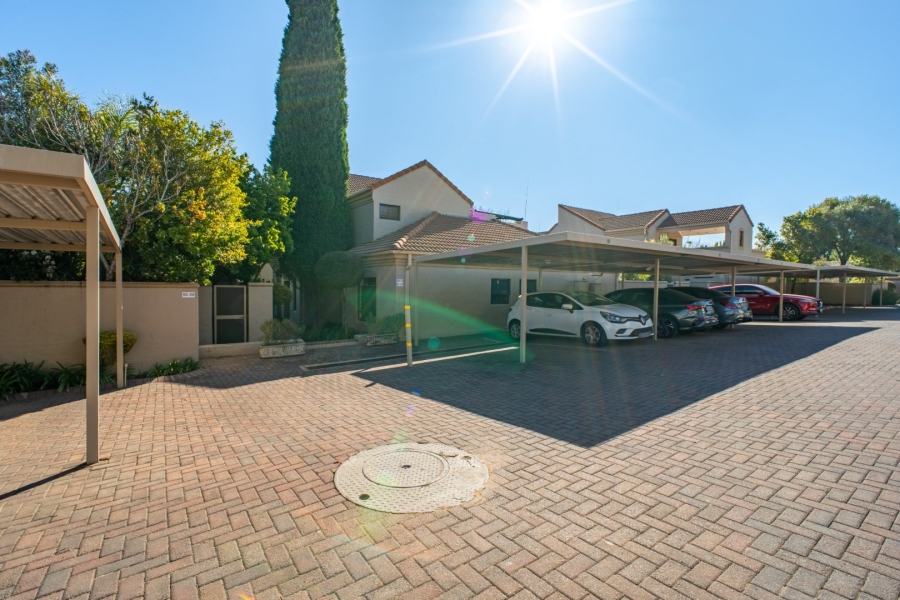 2 Bedroom Property for Sale in Sunninghill Gauteng