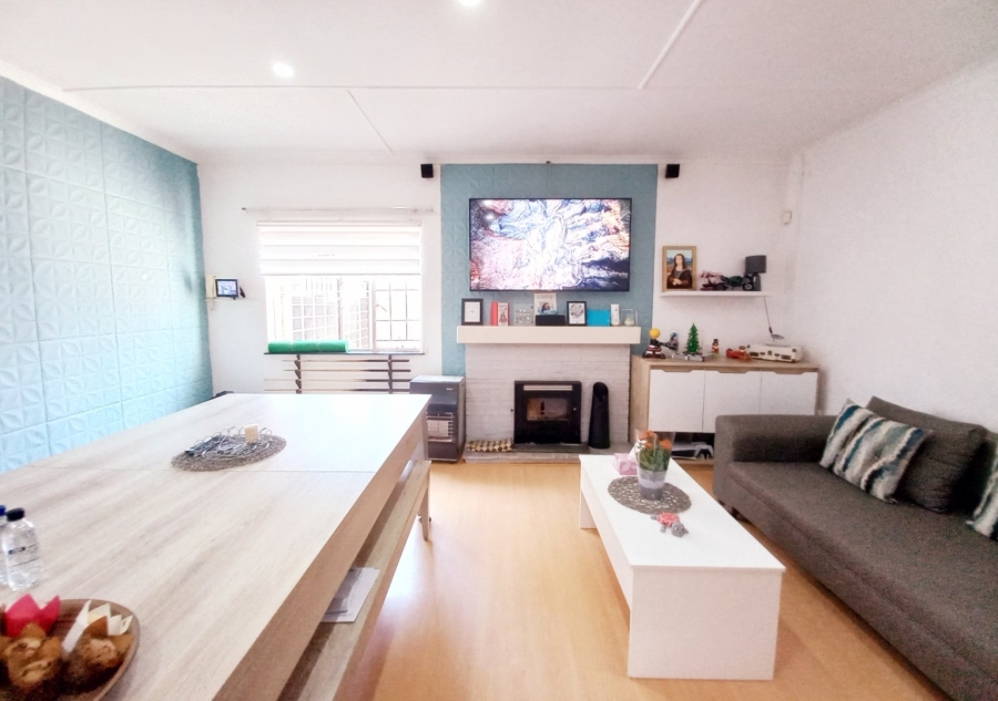 3 Bedroom Property for Sale in Harmelia Gauteng