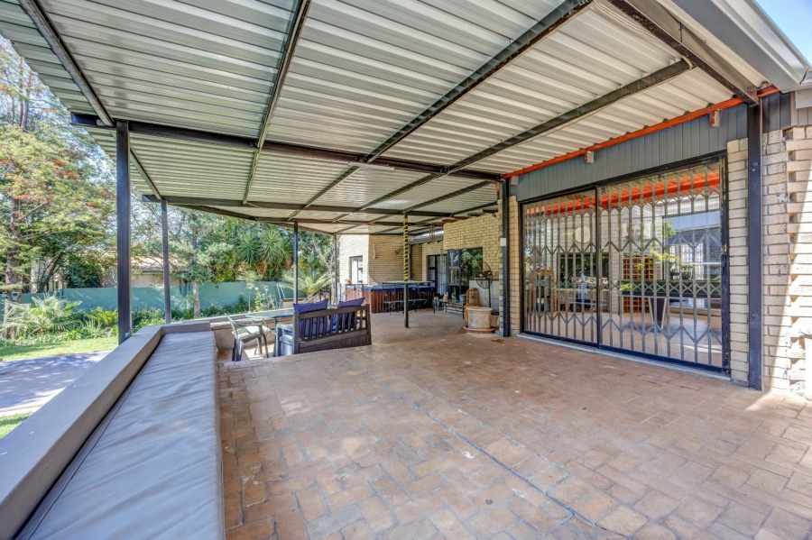 5 Bedroom Property for Sale in Lonehill Gauteng