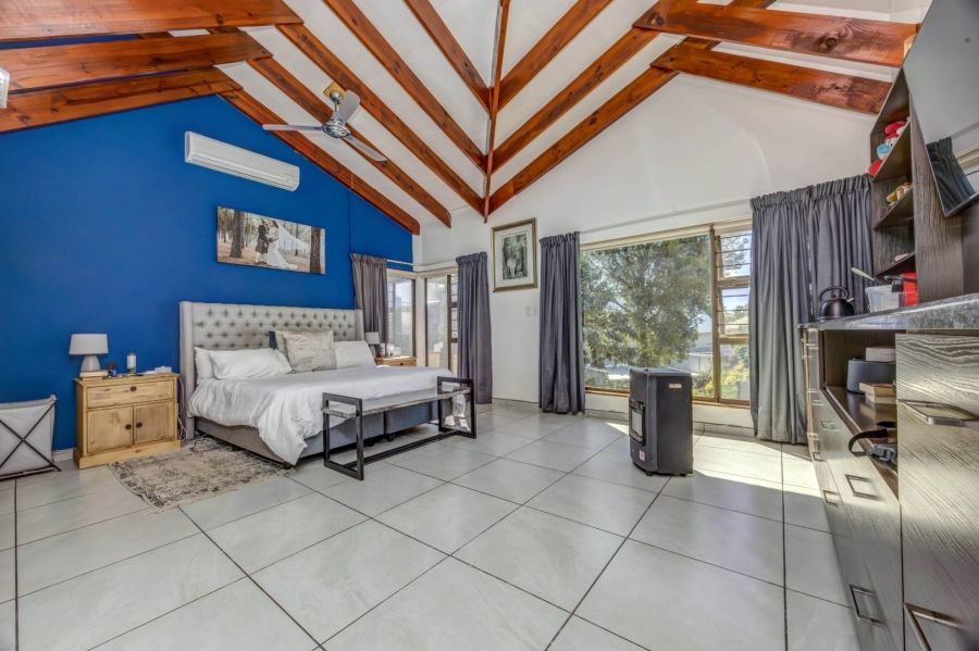 5 Bedroom Property for Sale in Lonehill Gauteng