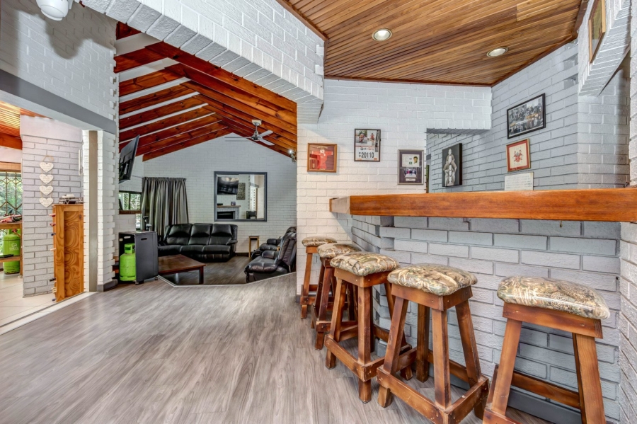 5 Bedroom Property for Sale in Lonehill Gauteng