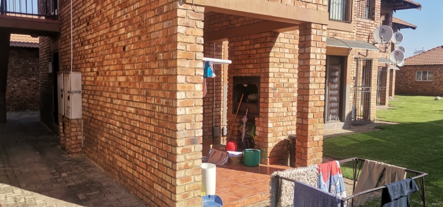 2 Bedroom Property for Sale in Edleen Gauteng