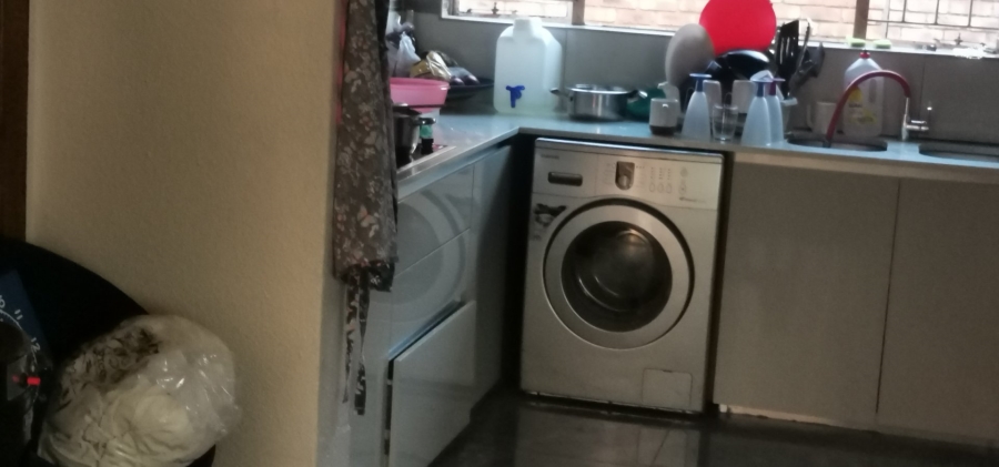 2 Bedroom Property for Sale in Edleen Gauteng