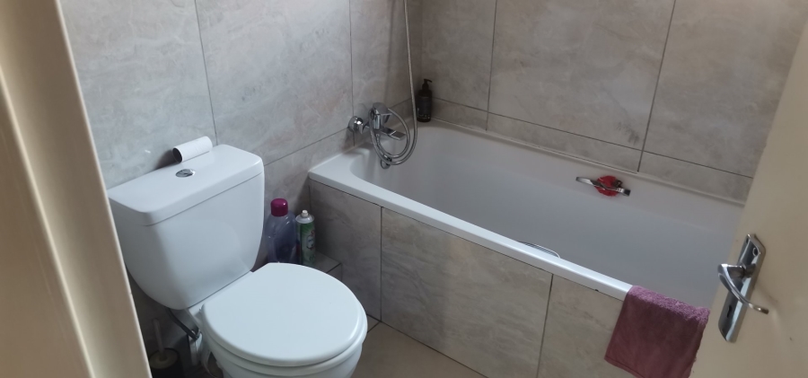 2 Bedroom Property for Sale in Edleen Gauteng