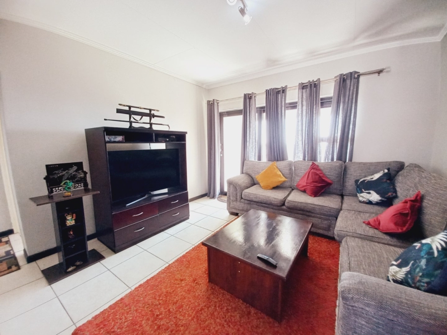 2 Bedroom Property for Sale in Greenstone Hill Gauteng