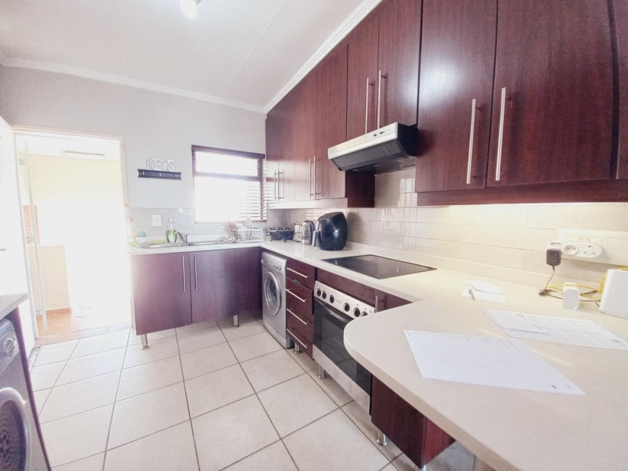 2 Bedroom Property for Sale in Greenstone Hill Gauteng