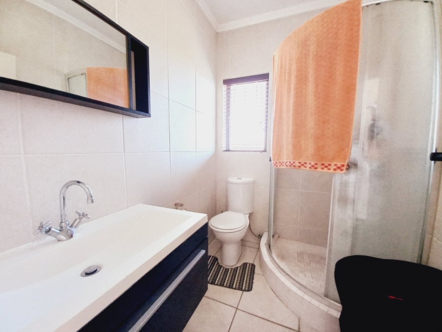 2 Bedroom Property for Sale in Greenstone Hill Gauteng