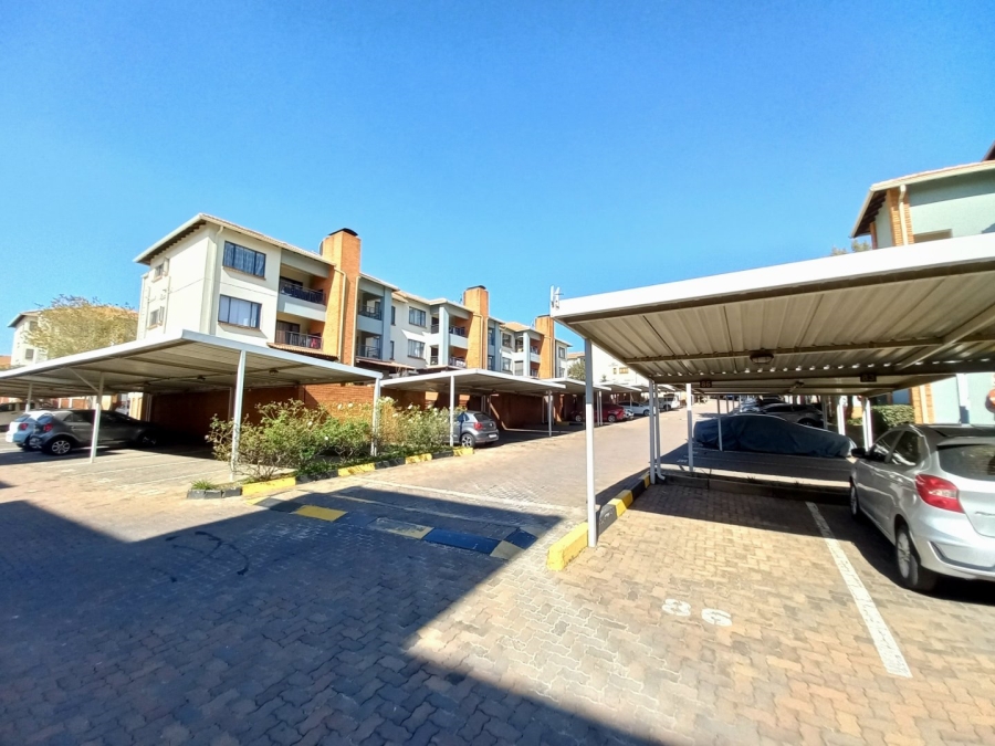 2 Bedroom Property for Sale in Greenstone Hill Gauteng