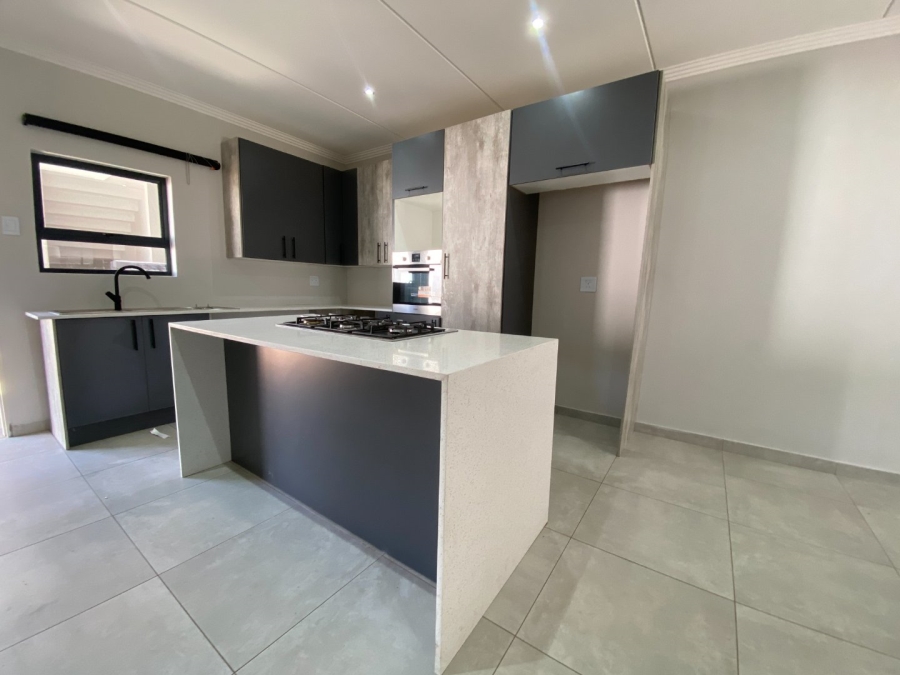 To Let 2 Bedroom Property for Rent in Bryanston Gauteng