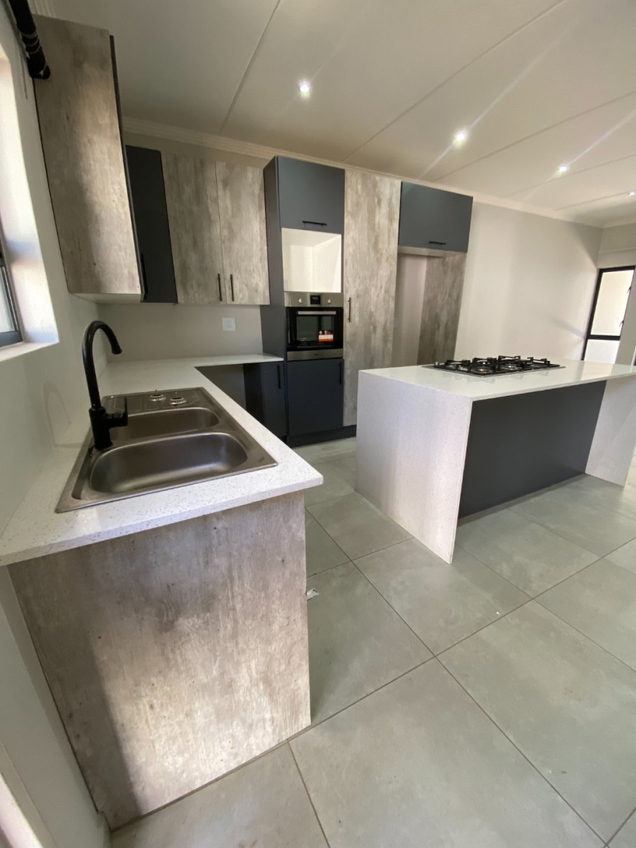 To Let 2 Bedroom Property for Rent in Bryanston Gauteng