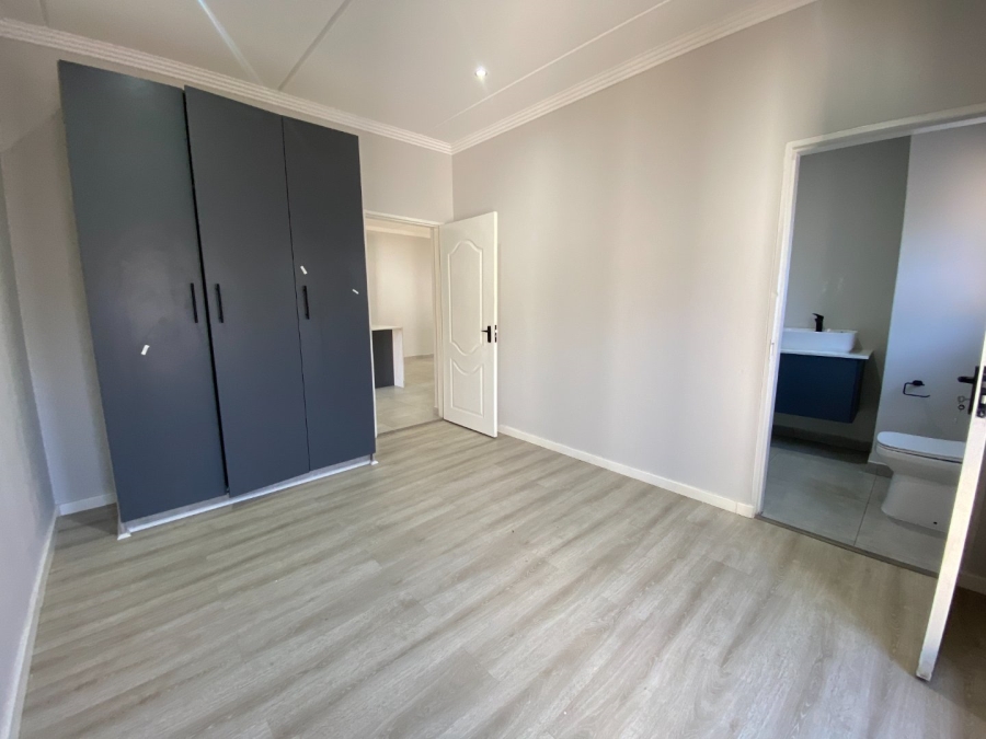 To Let 2 Bedroom Property for Rent in Bryanston Gauteng