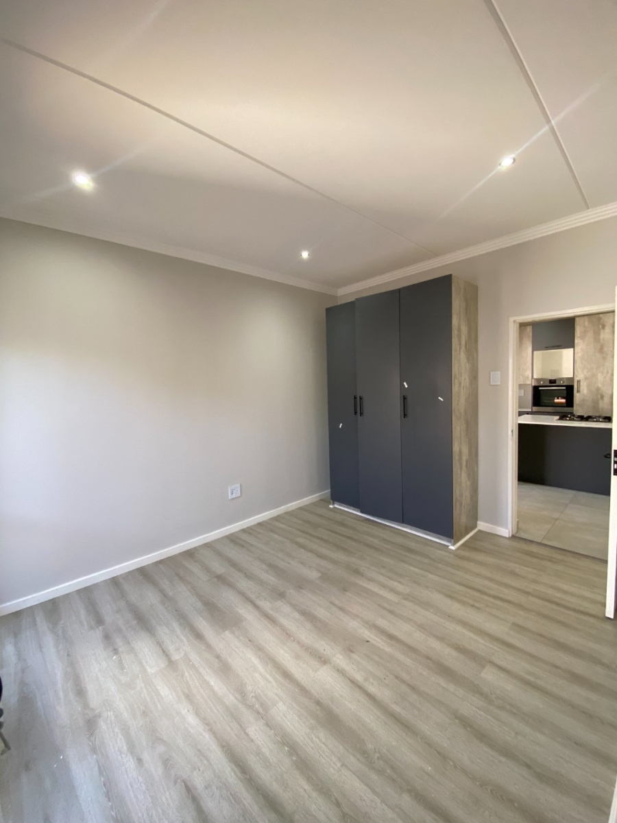 To Let 2 Bedroom Property for Rent in Bryanston Gauteng