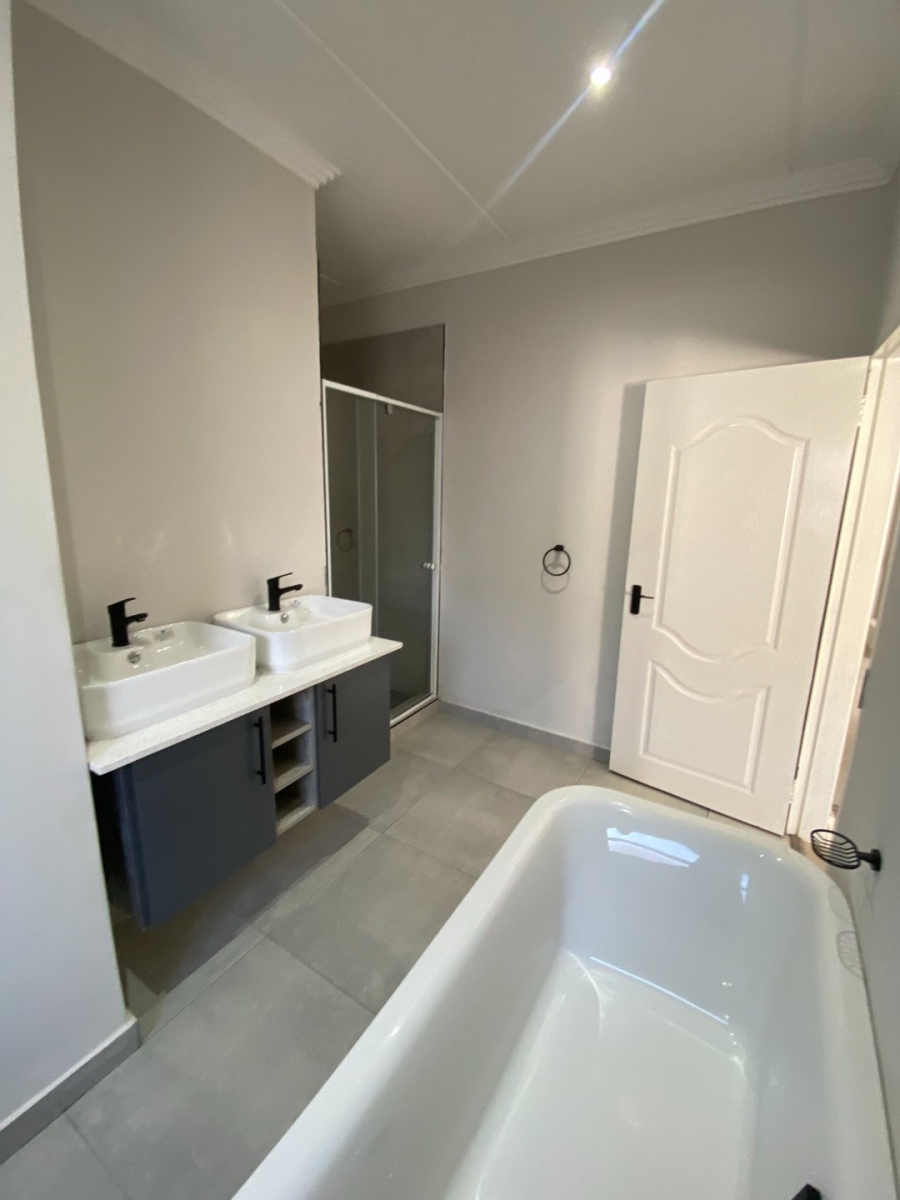 To Let 2 Bedroom Property for Rent in Bryanston Gauteng
