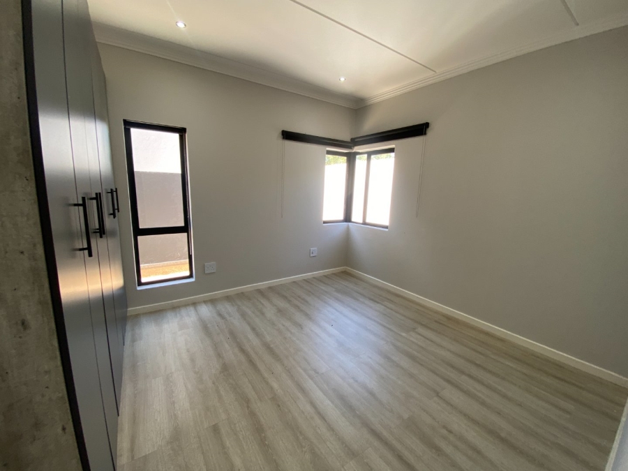 To Let 2 Bedroom Property for Rent in Bryanston Gauteng