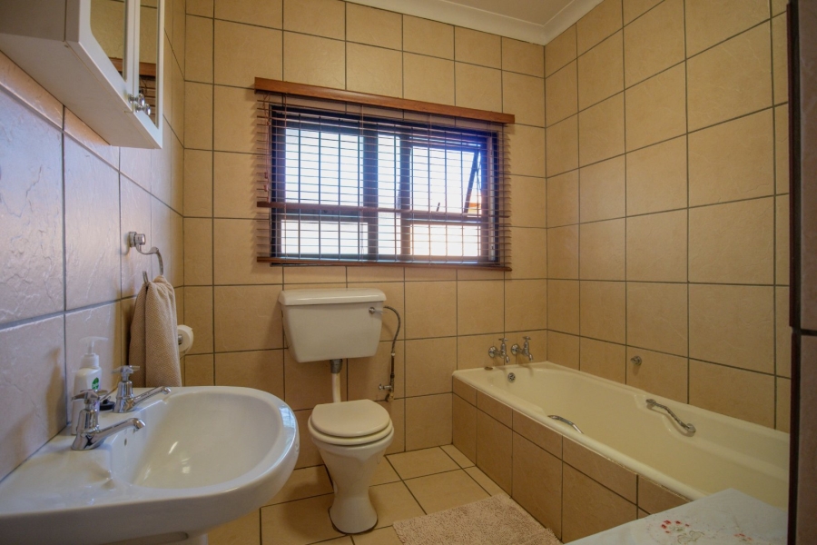 4 Bedroom Property for Sale in The Orchards Gauteng