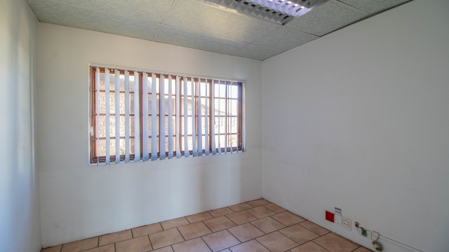  Bedroom Property for Sale in Pomona Gauteng