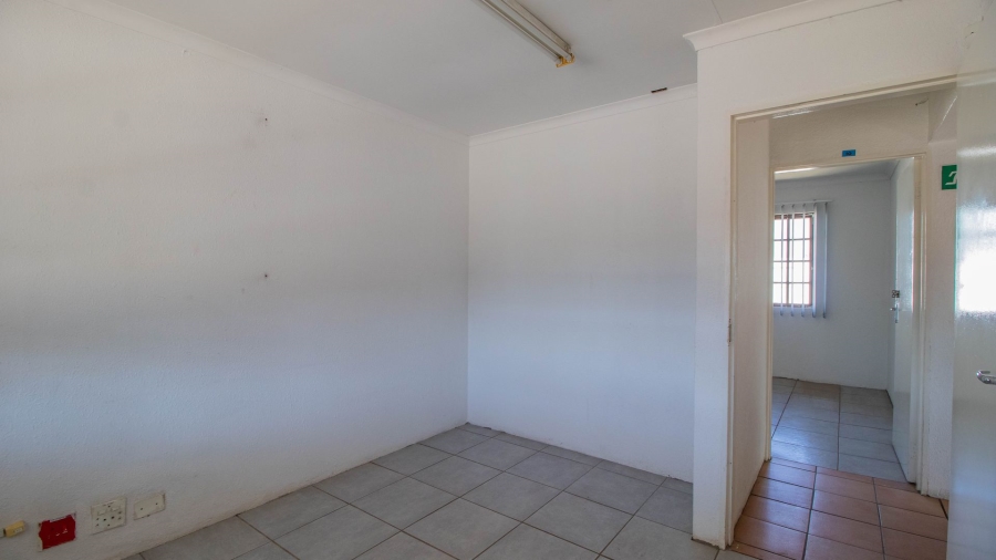  Bedroom Property for Sale in Pomona Gauteng