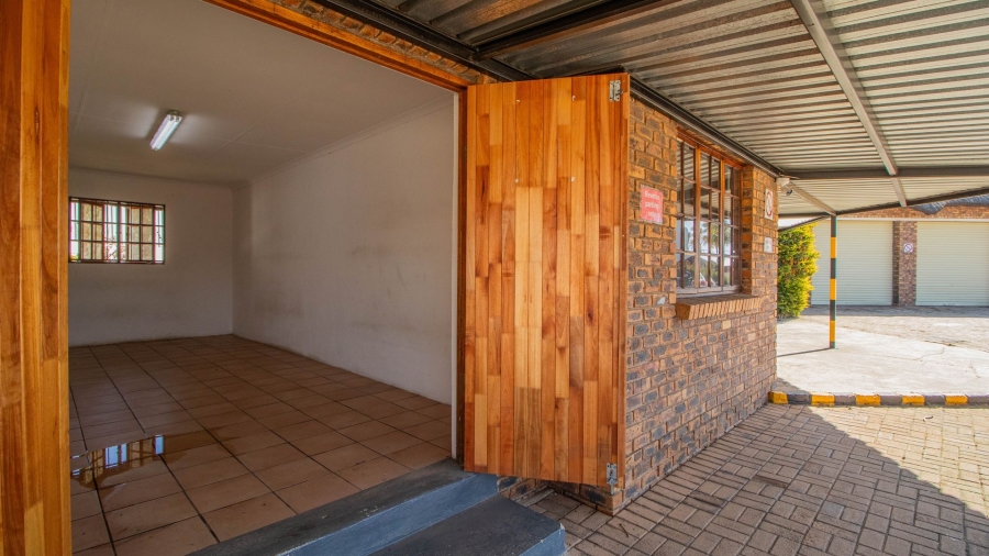 Bedroom Property for Sale in Pomona Gauteng
