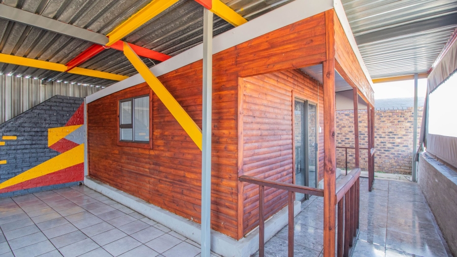  Bedroom Property for Sale in Pomona Gauteng