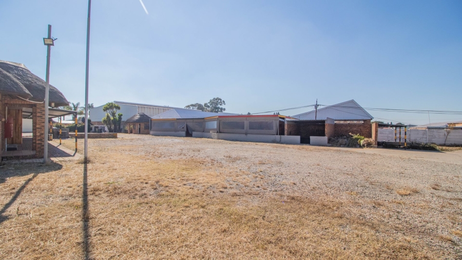  Bedroom Property for Sale in Pomona Gauteng