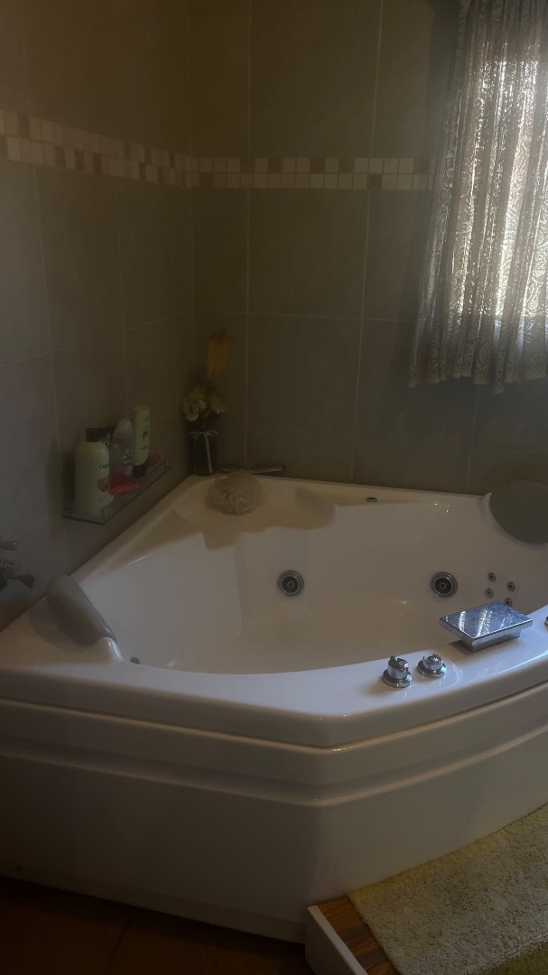 5 Bedroom Property for Sale in Benoni AH Gauteng