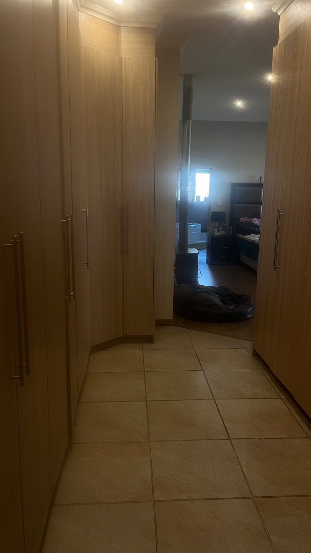 5 Bedroom Property for Sale in Benoni AH Gauteng