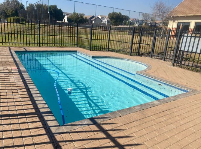 2 Bedroom Property for Sale in Kosmosdal Gauteng