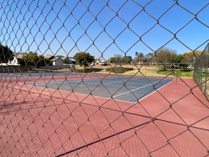 2 Bedroom Property for Sale in Kosmosdal Gauteng