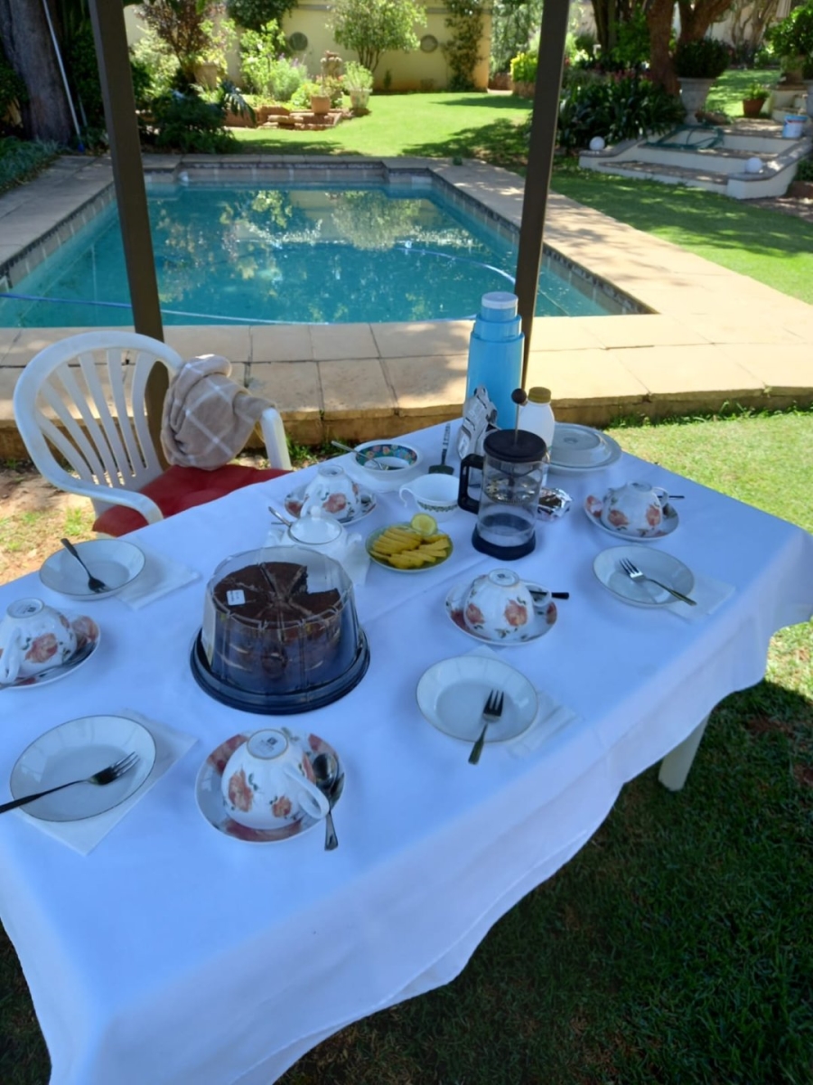 To Let 2 Bedroom Property for Rent in Forest Town Gauteng