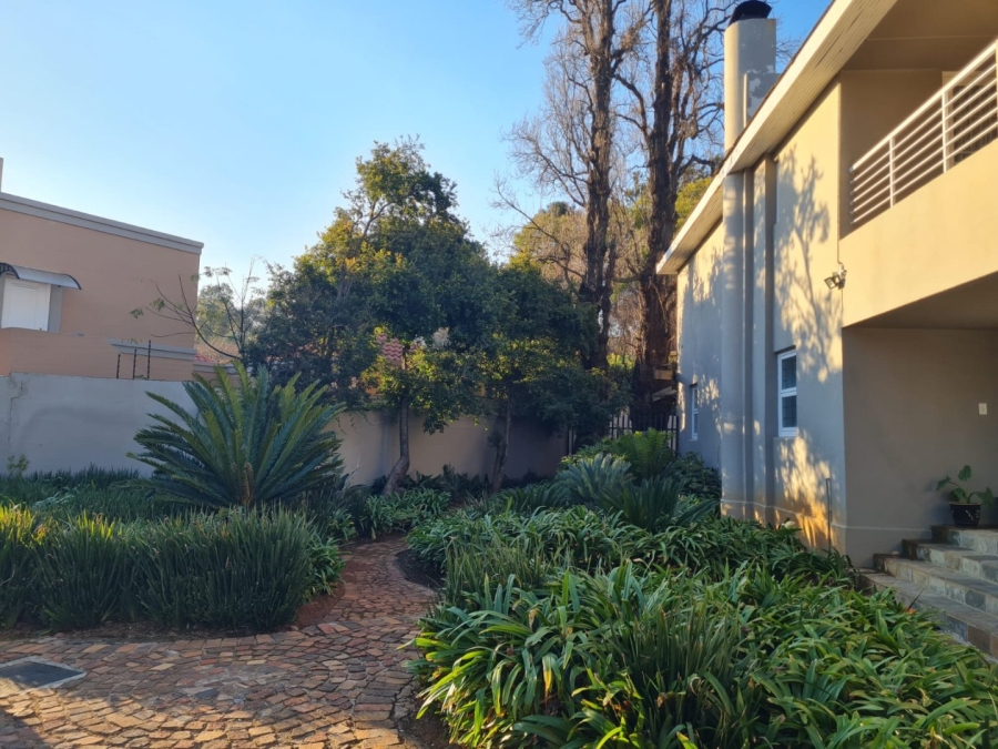 8 Bedroom Property for Sale in Saxonwold Gauteng