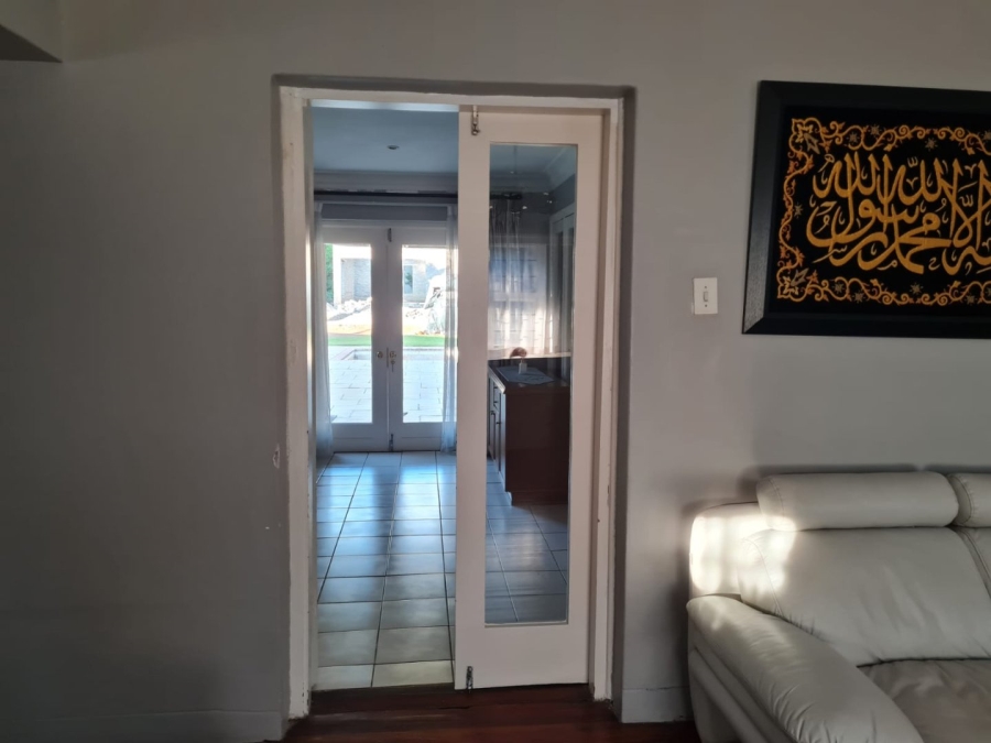 8 Bedroom Property for Sale in Saxonwold Gauteng