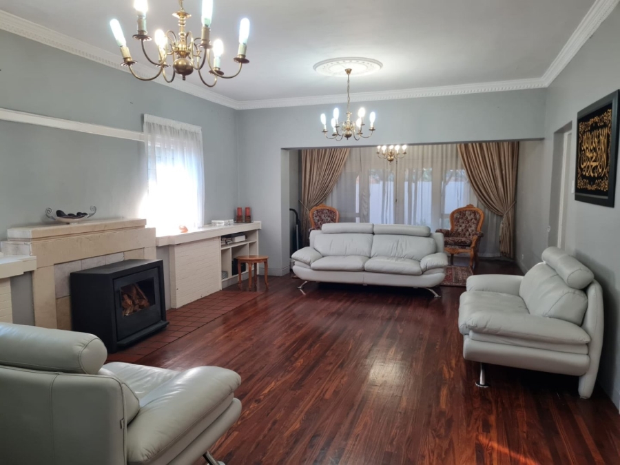 8 Bedroom Property for Sale in Saxonwold Gauteng