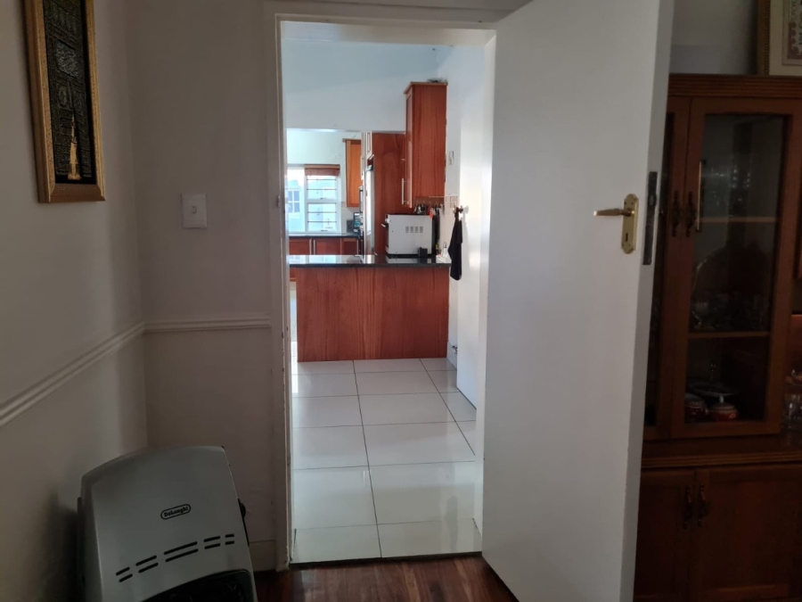 8 Bedroom Property for Sale in Saxonwold Gauteng