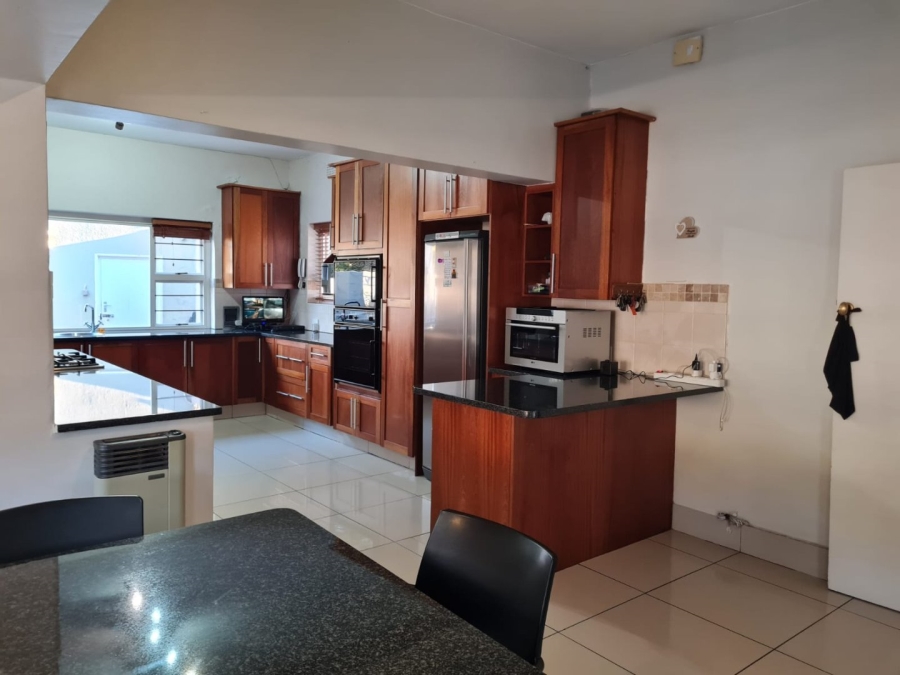 8 Bedroom Property for Sale in Saxonwold Gauteng