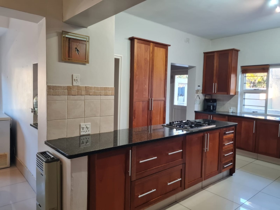 8 Bedroom Property for Sale in Saxonwold Gauteng