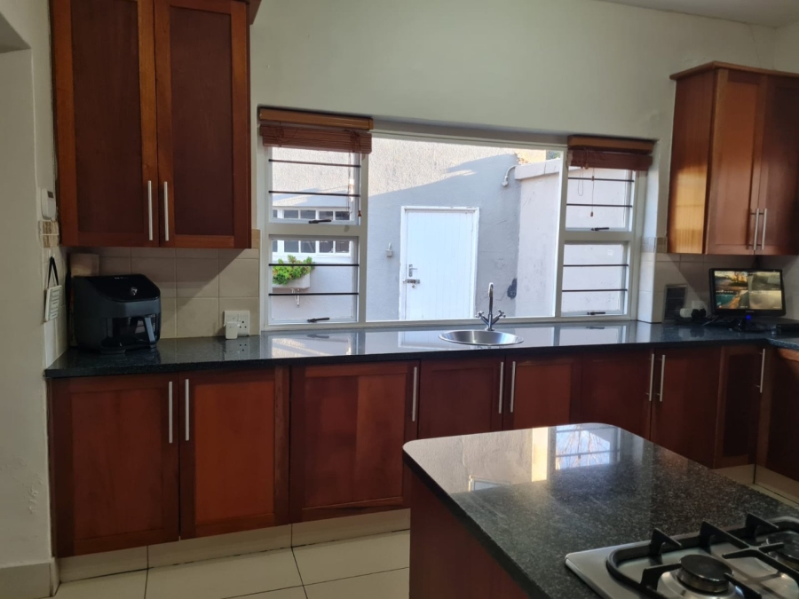 8 Bedroom Property for Sale in Saxonwold Gauteng