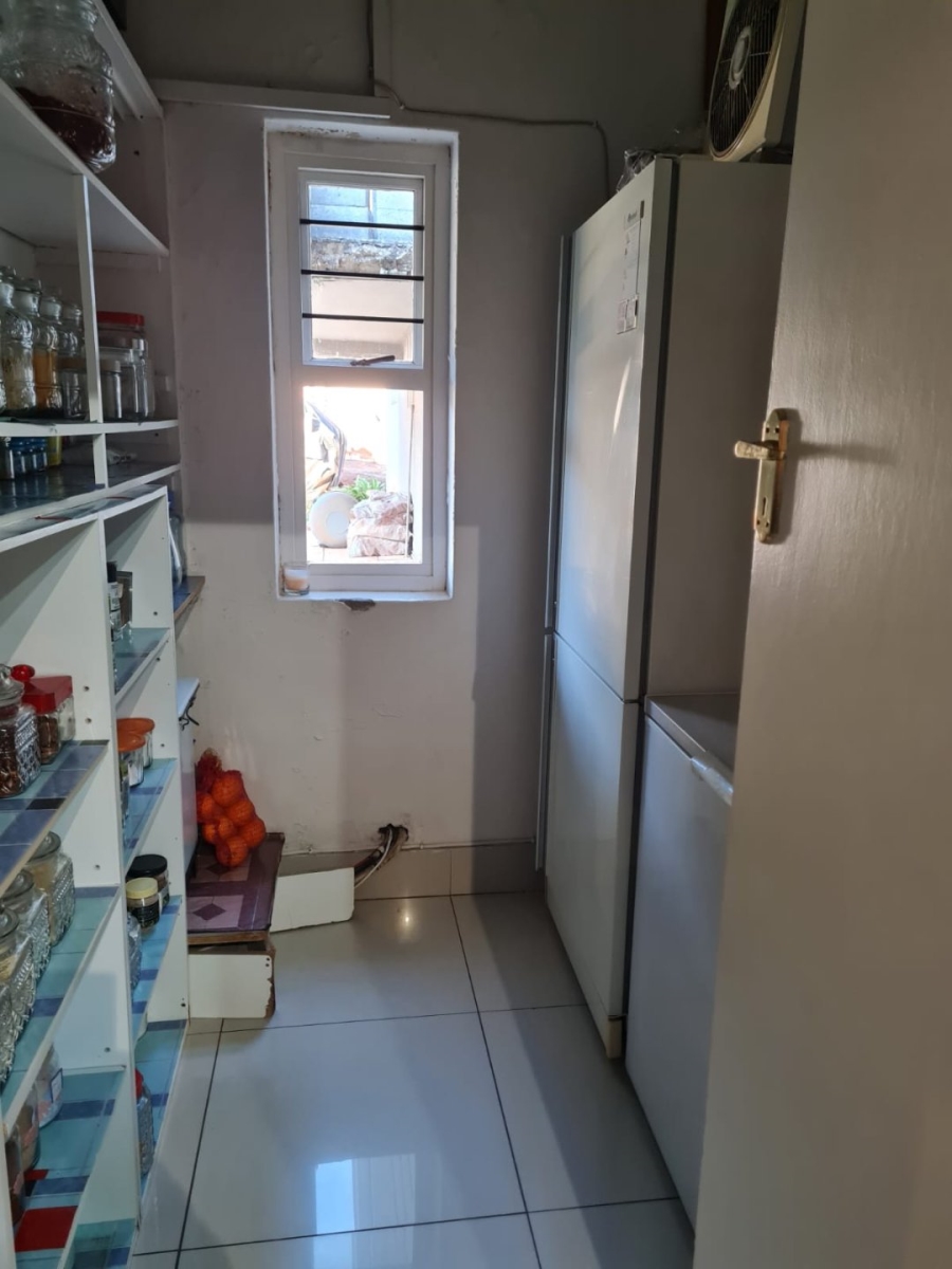 8 Bedroom Property for Sale in Saxonwold Gauteng
