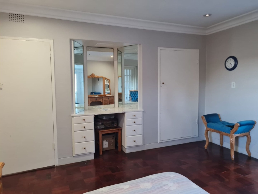 8 Bedroom Property for Sale in Saxonwold Gauteng