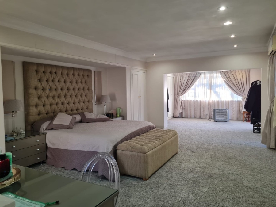8 Bedroom Property for Sale in Saxonwold Gauteng