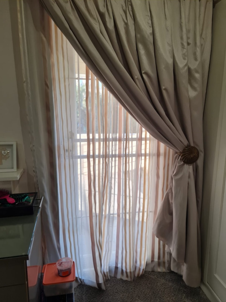 8 Bedroom Property for Sale in Saxonwold Gauteng