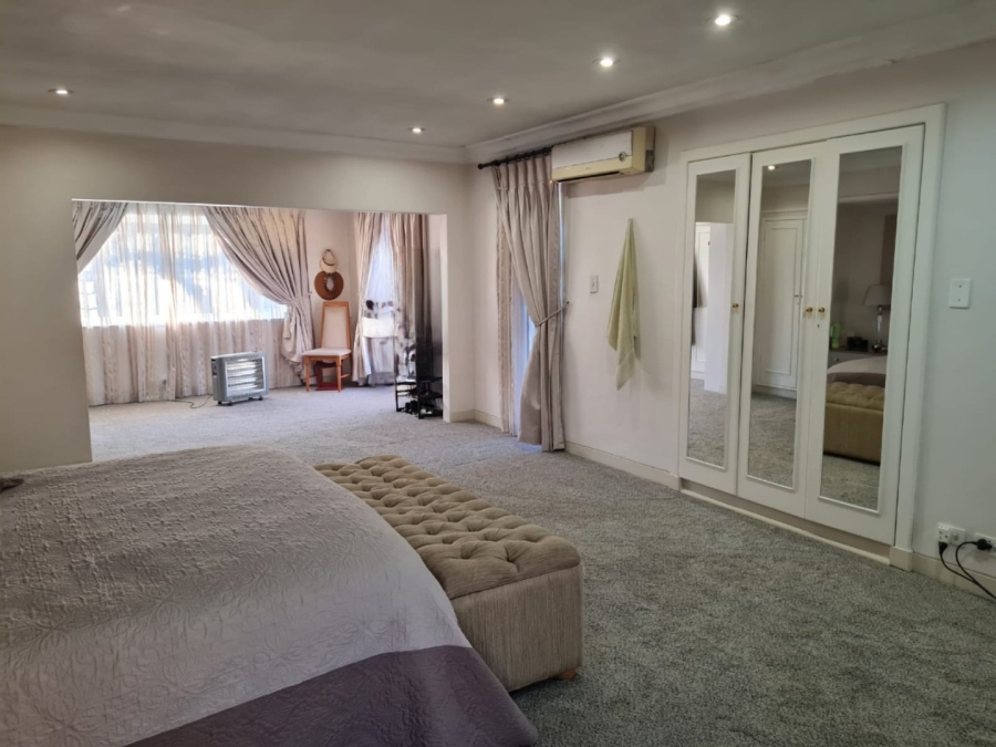 8 Bedroom Property for Sale in Saxonwold Gauteng