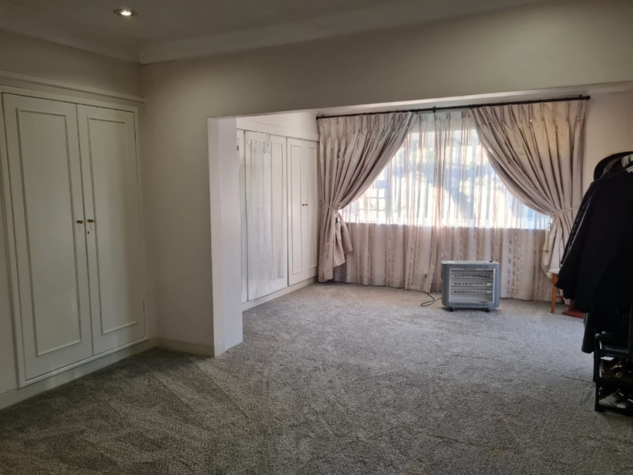 8 Bedroom Property for Sale in Saxonwold Gauteng