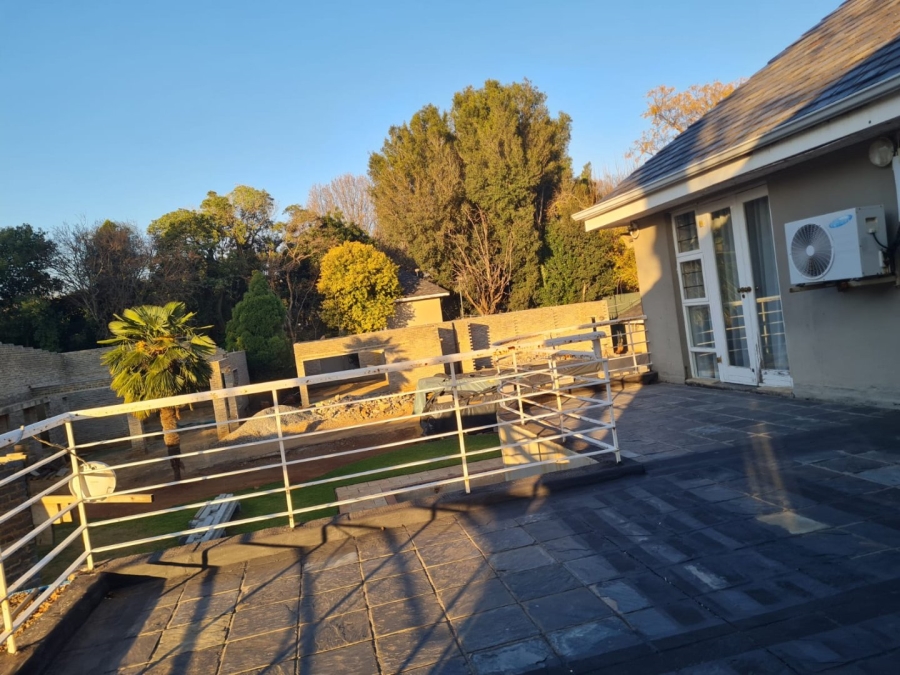 8 Bedroom Property for Sale in Saxonwold Gauteng