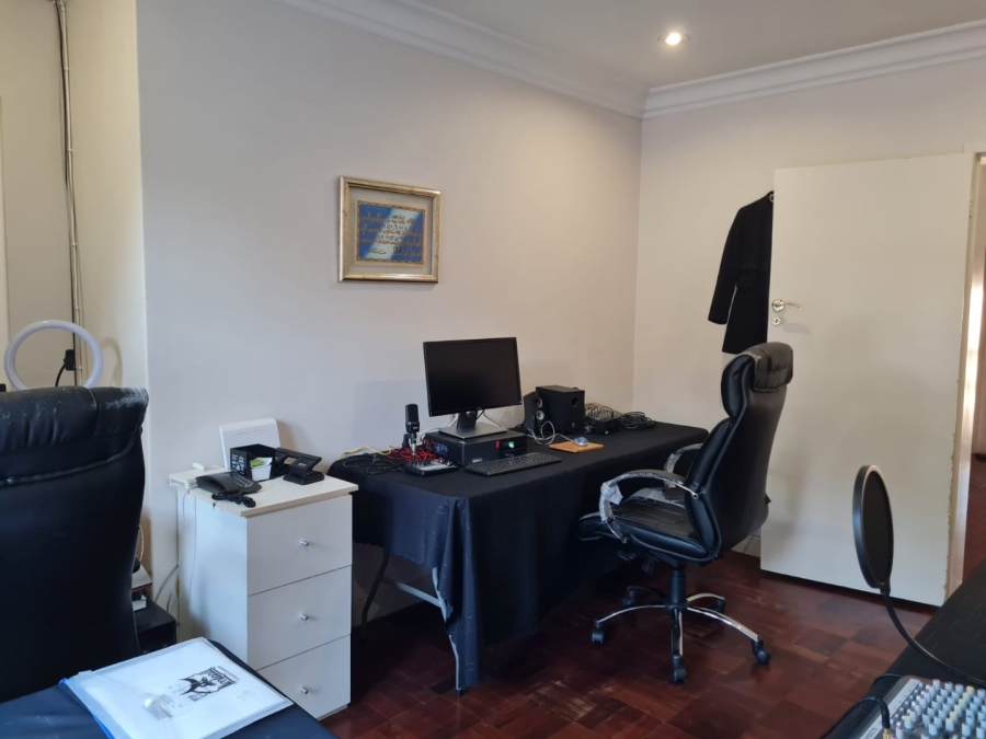 8 Bedroom Property for Sale in Saxonwold Gauteng