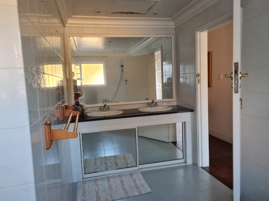 8 Bedroom Property for Sale in Saxonwold Gauteng