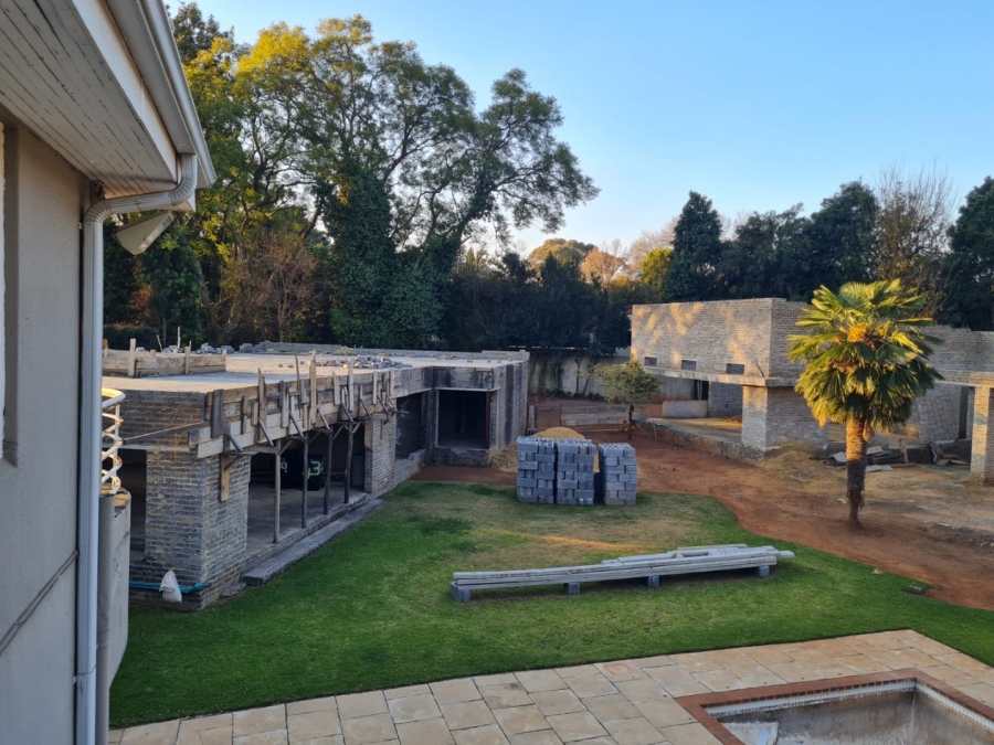 8 Bedroom Property for Sale in Saxonwold Gauteng